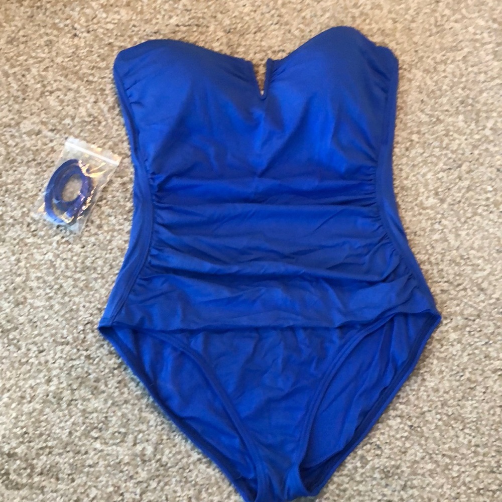 EUC Tommy Bahama one piece bathing suit